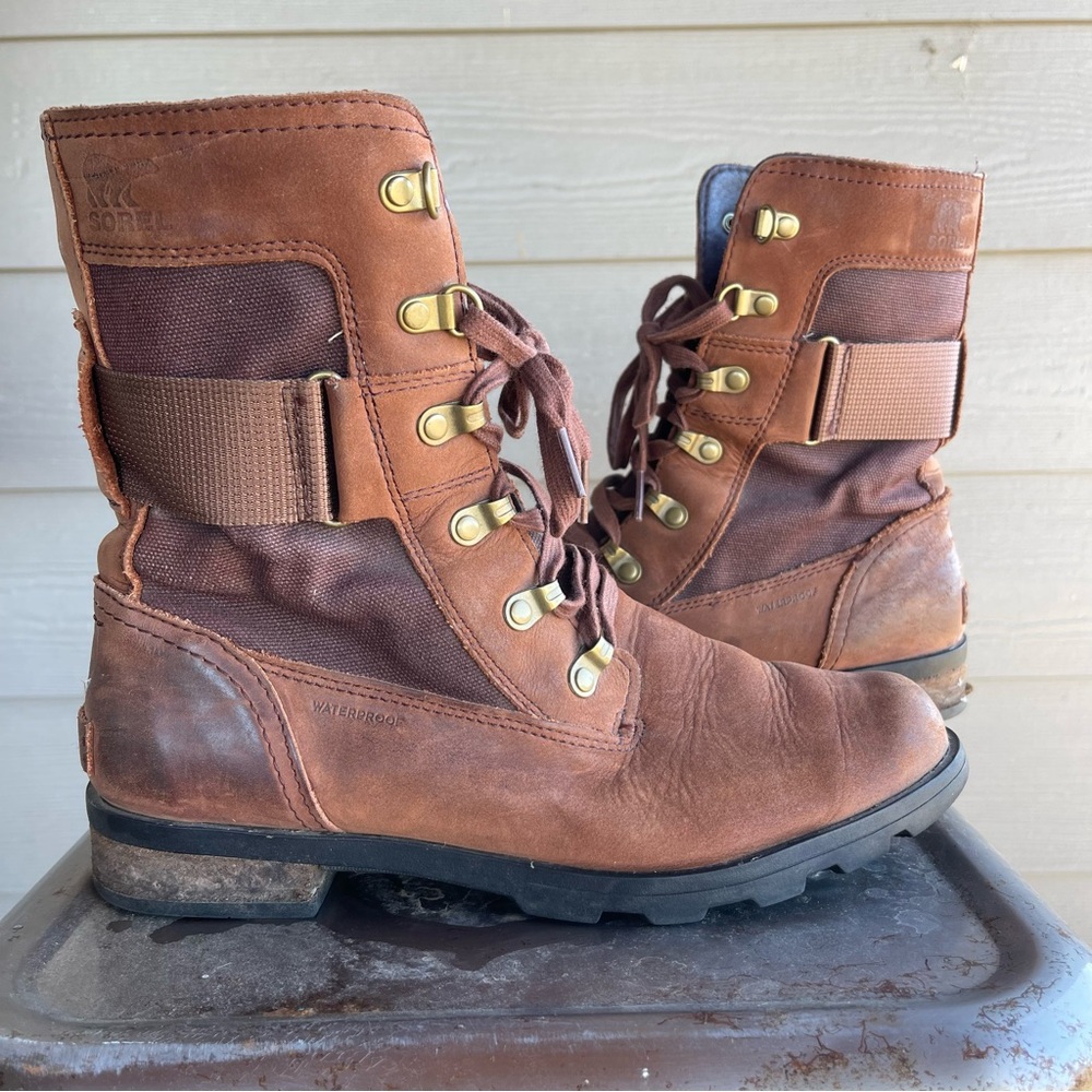 Sorel lace up leather  boots